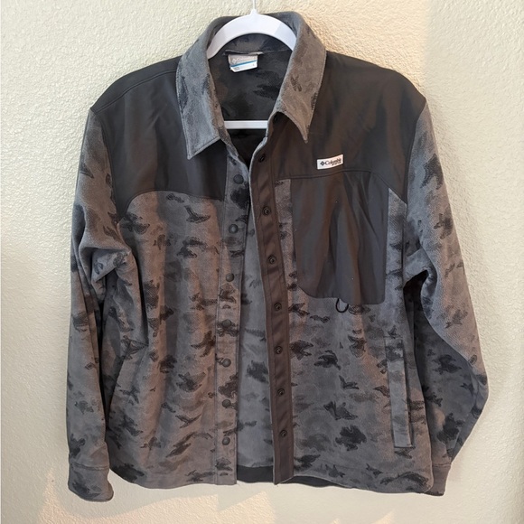 Columbia Women’s Black and Gray Uncharted Fleece Overshirt Shirt Jacket - Picture 1 of 13